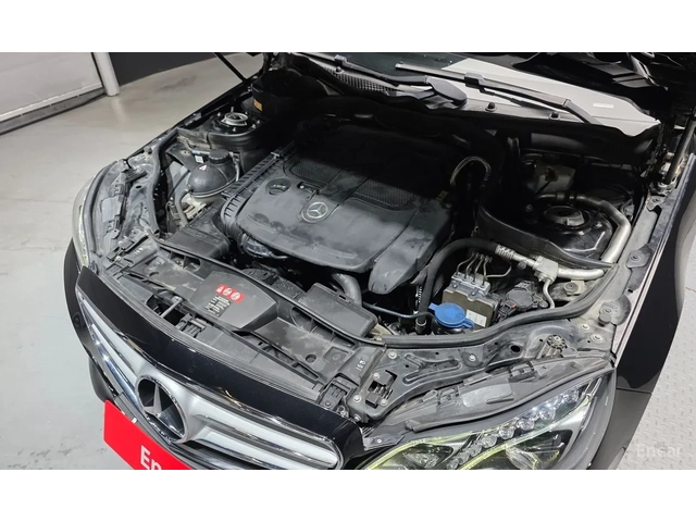 Mercedes-Benz E 300 4MATIC - автомобили, коли, обяви за нови и употребявани 3