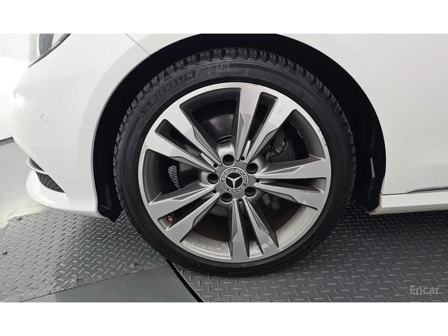 Mercedes-Benz E 300 4MATIC - автомобили, коли, обяви за нови и употребявани 2