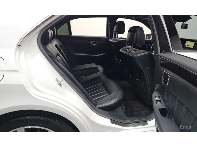 Mercedes-Benz E 300 4MATIC - автомобили, коли, обяви за нови и употребявани 8
