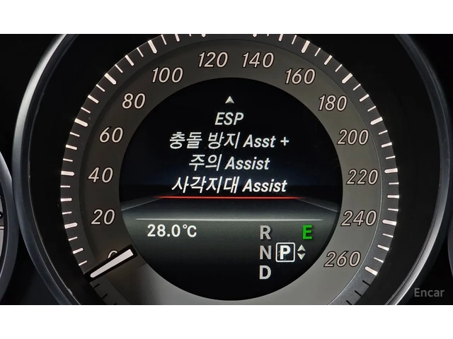 Mercedes-Benz E 300 4MATIC - автомобили, коли, обяви за нови и употребявани 10