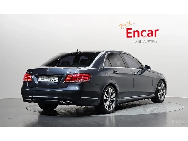 Mercedes-Benz E 300 4MATIC - автомобили, коли, обяви за нови и употребявани 1