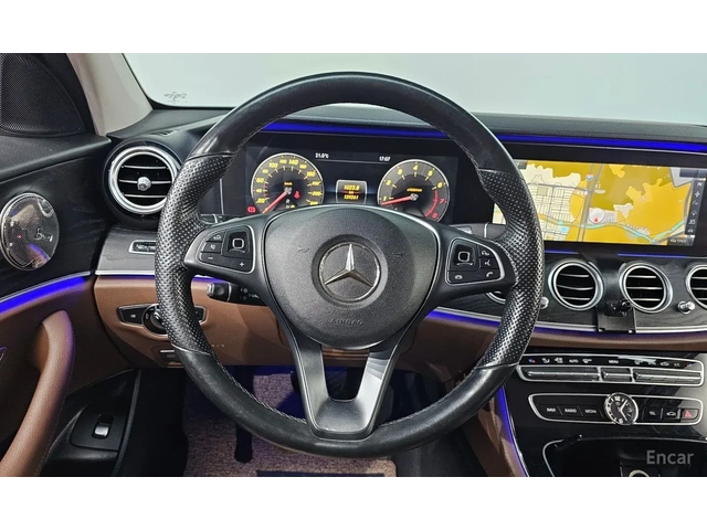 Mercedes-Benz E 300 4 Matic /DISTRONIC/360 CAM / ОБДУХ / HEAD UP/ PANO - автомобили, коли, обяви за нови и употребявани 7