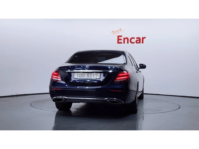 Mercedes-Benz E 300 4MATIC Avantgarde | HUD | 360  | Вентилация - автомобили, коли, обяви за нови и употребявани 3