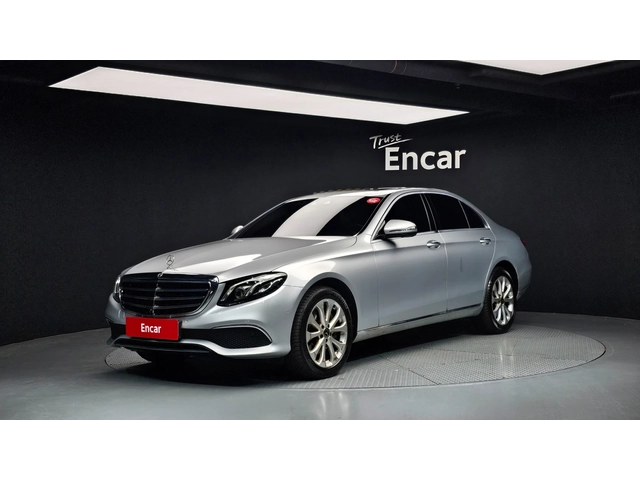 Mercedes-Benz E 300 - автомобили, коли, обяви за нови и употребявани 0