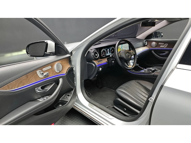 Mercedes-Benz E 300 - автомобили, коли, обяви за нови и употребявани 5