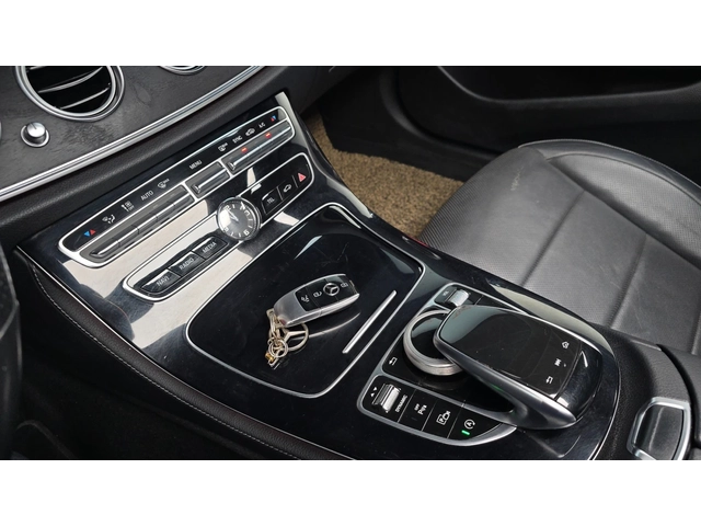 Mercedes-Benz E 300 E300 4MATIC Avantgarde | HUD | 360  камера | - автомобили, коли, обяви за нови и употребявани 16