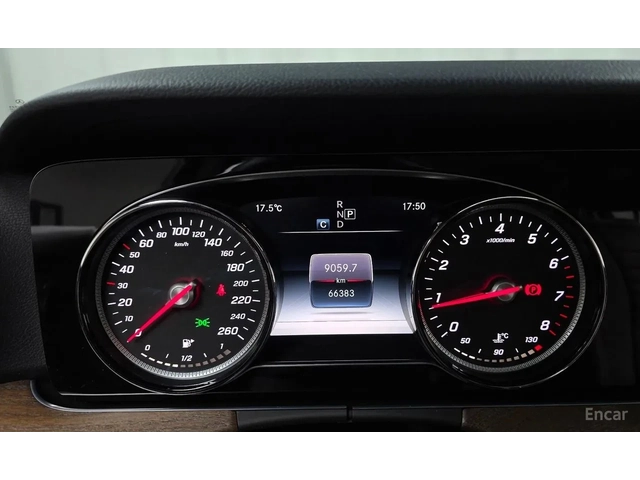 Mercedes-Benz E 300 Model 2018 - автомобили, коли, обяви за нови и употребявани 11