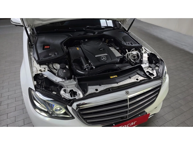 Mercedes-Benz E 300 Model 2018 - автомобили, коли, обяви за нови и употребявани 15