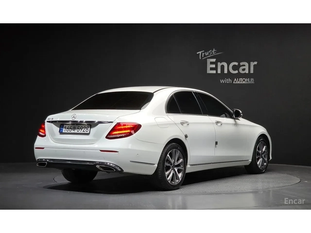 Mercedes-Benz E 300 Model 2018 - автомобили, коли, обяви за нови и употребявани 1