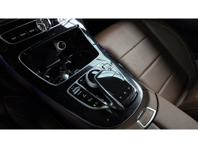 Mercedes-Benz E 300 Model 2018 - автомобили, коли, обяви за нови и употребявани 4