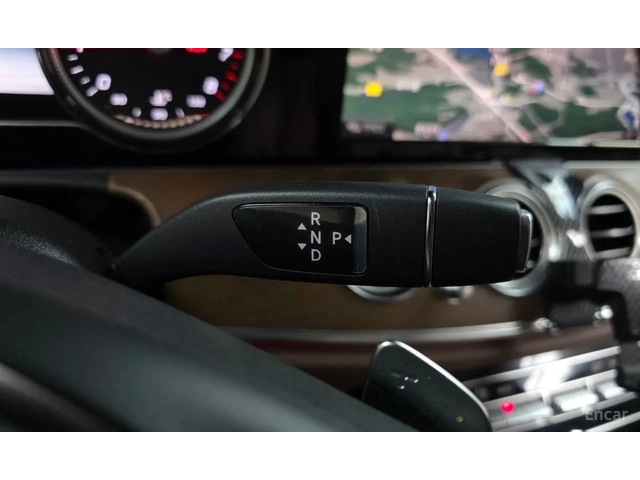 Mercedes-Benz E 300 Model 2018 - автомобили, коли, обяви за нови и употребявани 5