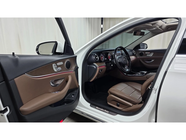Mercedes-Benz E 300 Model 2018 - автомобили, коли, обяви за нови и употребявани 7