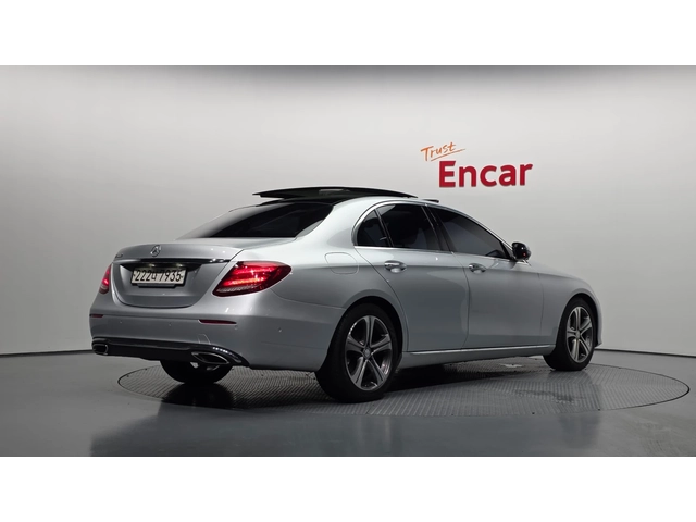 Mercedes-Benz E 300 360  | Панорама | Вентилация | Памет - автомобили, коли, обяви за нови и употребявани 1