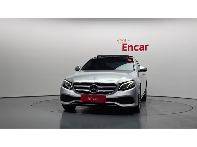 Mercedes-Benz E 300 360  | Панорама | Вентилация | Памет - автомобили, коли, обяви за нови и употребявани 2