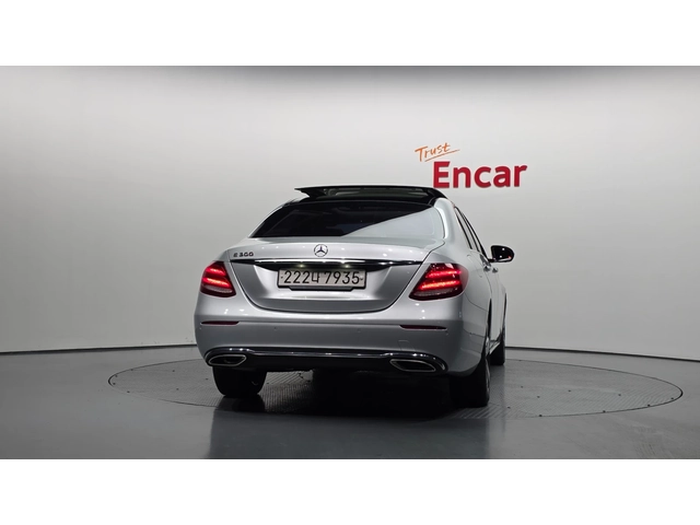 Mercedes-Benz E 300 360  | Панорама | Вентилация | Памет - автомобили, коли, обяви за нови и употребявани 3