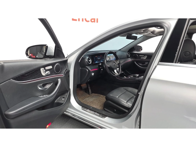 Mercedes-Benz E 300 360  | Панорама | Вентилация | Памет - автомобили, коли, обяви за нови и употребявани 6