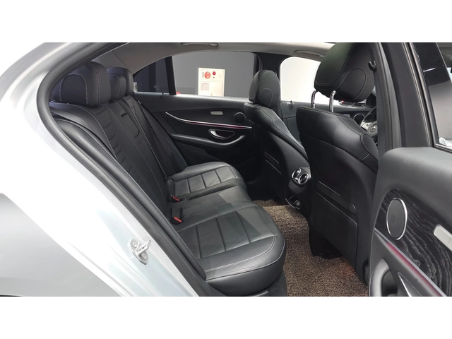 Mercedes-Benz E 300 360  | Панорама | Вентилация | Памет - автомобили, коли, обяви за нови и употребявани 8