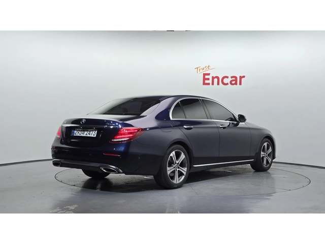 Mercedes-Benz E 300 Avantgarde - автомобили, коли, обяви за нови и употребявани 1