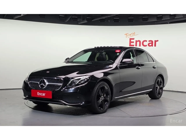 Mercedes-Benz E 300 E300 4MATIC Avantgarde | 360  Камера | HUD | - автомобили, коли, обяви за нови и употребявани 0