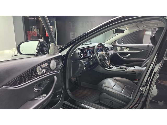 Mercedes-Benz E 300 E300 4MATIC Avantgarde | 360  Камера | HUD | - автомобили, коли, обяви за нови и употребявани 7