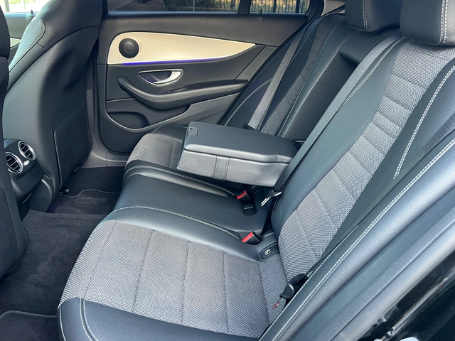 Mercedes-Benz  E 300 de 4MATIC AMG LINE PHEV EQ POWER - автомобили, коли, обяви за нови и употребявани 12