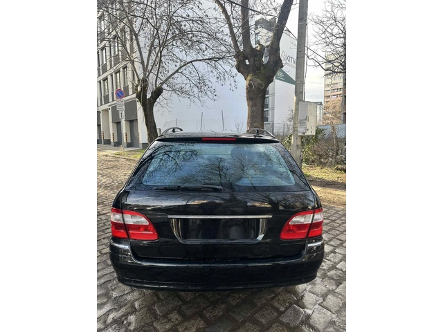 Mercedes-Benz E 320 - автомобили, коли, обяви за нови и употребявани 3