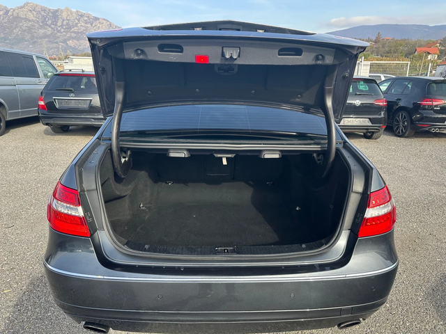 Mercedes-Benz E 350 AVANTGARDE* 231к.с* DISTRONIC* МЪРТВА ЗОНА - автомобили, коли, обяви за нови и употребявани 15