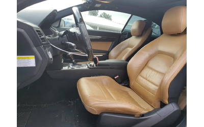 Mercedes-Benz E 350 AMG пакет / LED / Keyless / Панорама / Кожа / - автомобили, коли, обяви за нови и употребявани 6