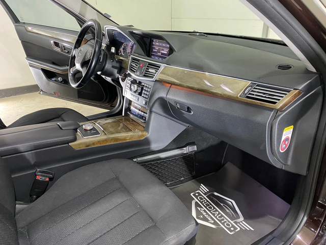 Mercedes-Benz E 350 4 Matic - автомобили, коли, обяви за нови и употребявани 8