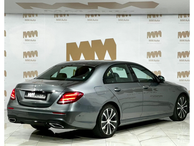 Mercedes-Benz E 350 d* AMG* Bluetec* Night* 360* Distronic - автомобили, коли, обяви за нови и употребявани 1
