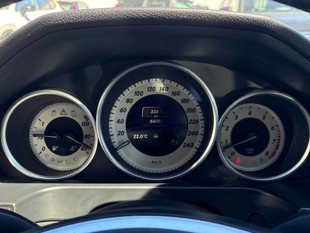 Mercedes-Benz E 350 CARFAX - автомобили, коли, обяви за нови и употребявани 8