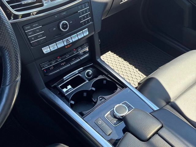 Mercedes-Benz E 350 CARFAX - автомобили, коли, обяви за нови и употребявани 9
