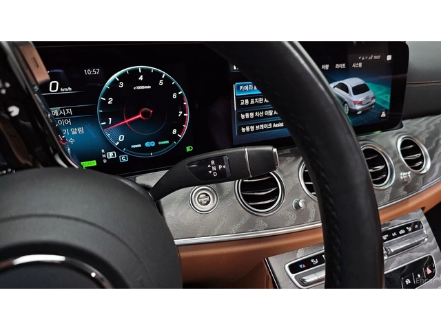 Mercedes-Benz E 350 4MATIC* AMG-LINE* BURMESTER* 360* ДИСТРОНИK - автомобили, коли, обяви за нови и употребявани 7