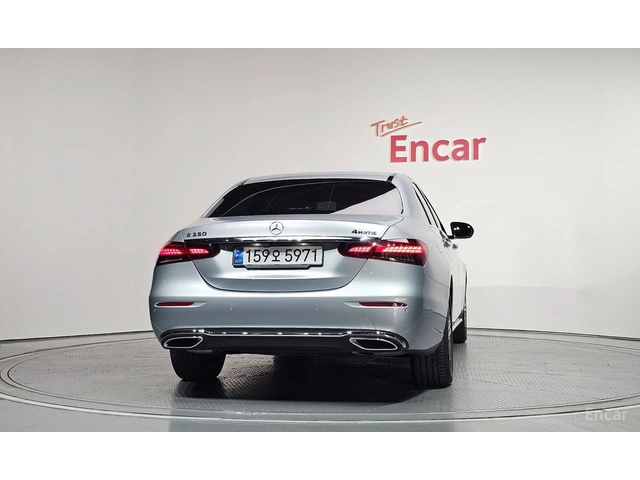 Mercedes-Benz E 350 4MATIC* BURMESTER* ОБДУХВАНЕ* ДИСТРОНИК* ХЕДЪП* - автомобили, коли, обяви за нови и употребявани 3