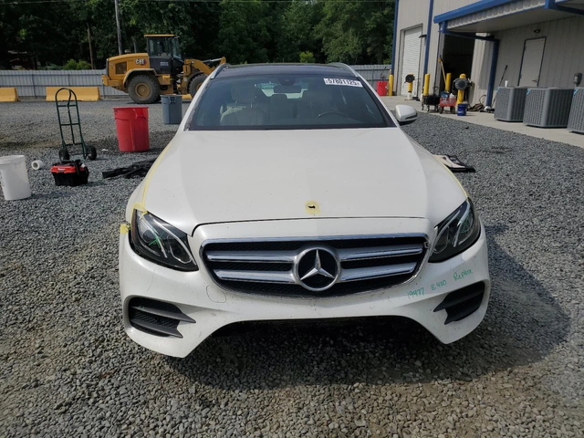 Mercedes-Benz E 400 4MATIC* Burmester* Панорама* Keyless* Камера* - автомобили, коли, обяви за нови и употребявани 2