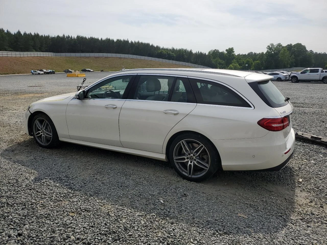 Mercedes-Benz E 400 4MATIC* Burmester* Панорама* Keyless* Камера* - автомобили, коли, обяви за нови и употребявани 3