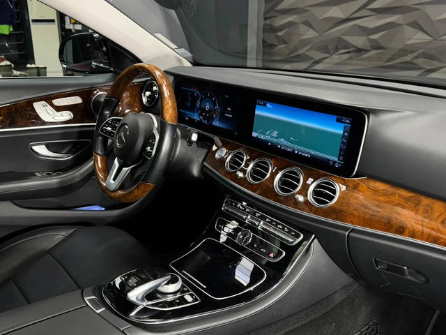 Mercedes-Benz E 400 d 4Matic AMG Line* Pano* Camera* 360 - автомобили, коли, обяви за нови и употребявани 10