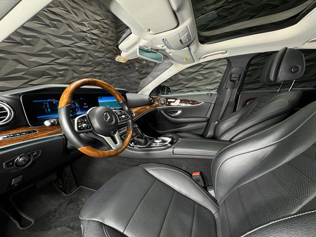 Mercedes-Benz E 400 d 4Matic AMG Line* Pano* Camera* 360 - автомобили, коли, обяви за нови и употребявани 4