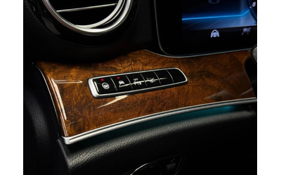 Mercedes-Benz E 400 d 4Matic AMG Line* Pano* Camera* 360 - автомобили, коли, обяви за нови и употребявани 8