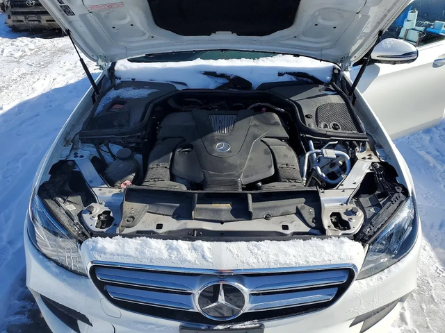 Mercedes-Benz E 400 4matic - автомобили, коли, обяви за нови и употребявани 10