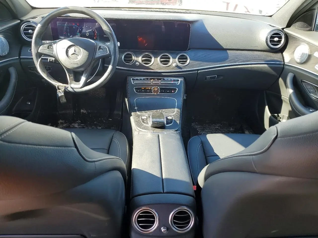 Mercedes-Benz E 400 4matic - автомобили, коли, обяви за нови и употребявани 7