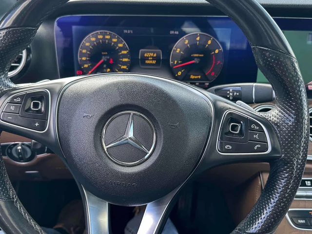 Mercedes-Benz E 400 4MATIC* BURMESTER* PANORAMA* 360* - автомобили, коли, обяви за нови и употребявани 13