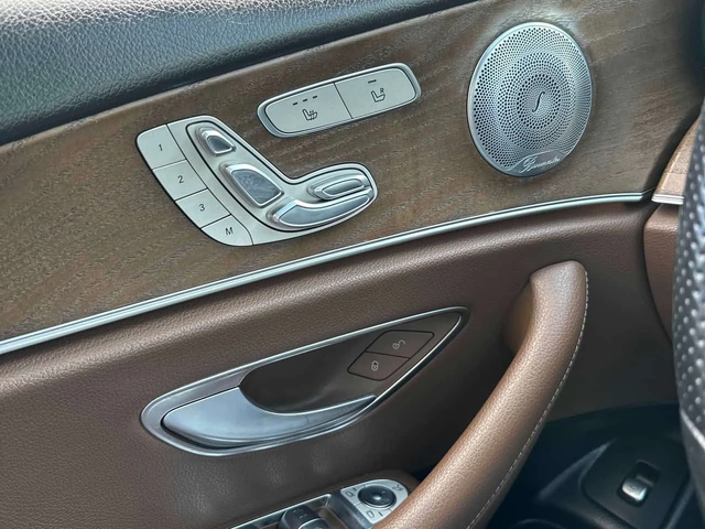 Mercedes-Benz E 400 4MATIC* BURMESTER* PANORAMA* 360* - автомобили, коли, обяви за нови и употребявани 14