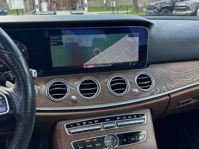 Mercedes-Benz E 400 4MATIC* BURMESTER* PANORAMA* 360* - автомобили, коли, обяви за нови и употребявани 8