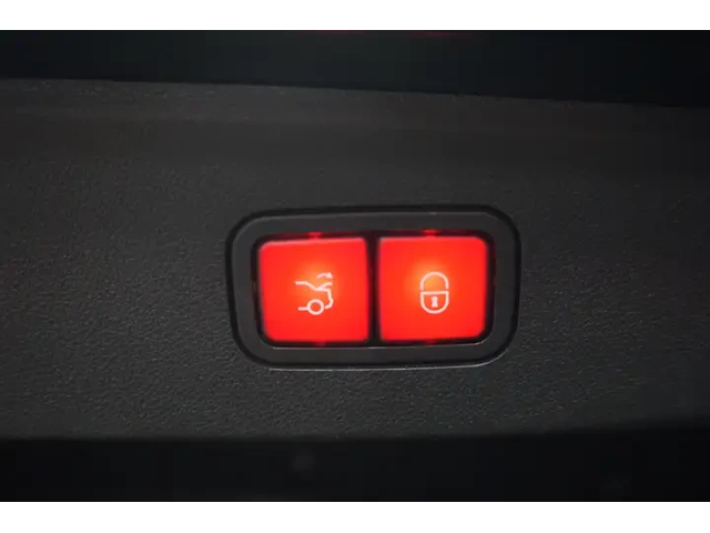 Mercedes-Benz E 400 AMG Line * 4matic * Фиксирана цена до БГ * CARFAX - автомобили, коли, обяви за нови и употребявани 16
