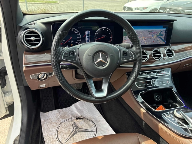 Mercedes-Benz E 400 * * CARFAX * * АВТО КРЕДИТ * * - автомобили, коли, обяви за нови и употребявани 5