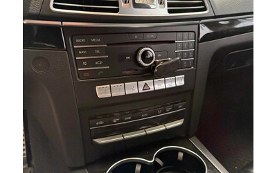 Mercedes-Benz E 400 ПОДГРЕВ * 360 * АВТОКРЕДИТ * CARFAX - автомобили, коли, обяви за нови и употребявани 7