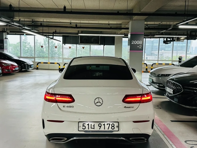 Mercedes-Benz E 400 МИНИМАЛНИ КМ* ФУЛ* ОБДУХ* 360* АМГ - автомобили, коли, обяви за нови и употребявани 3