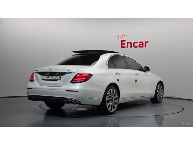 Mercedes-Benz E 400 4MATIC* 360* BURMESTER* ХЕДЪП* ДИСТРО* ОБДУХ - автомобили, коли, обяви за нови и употребявани 1