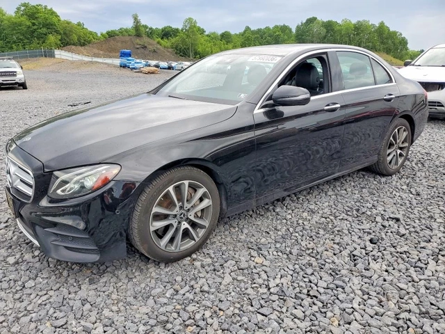 Mercedes-Benz E 400 4Matic | AMG-Пакет | Burmester | Ambient - автомобили, коли, обяви за нови и употребявани 2
